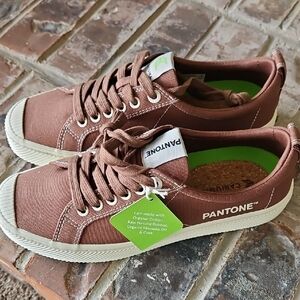 Cariuma Pantone Brown Canvas Sneakers with Cream Trim